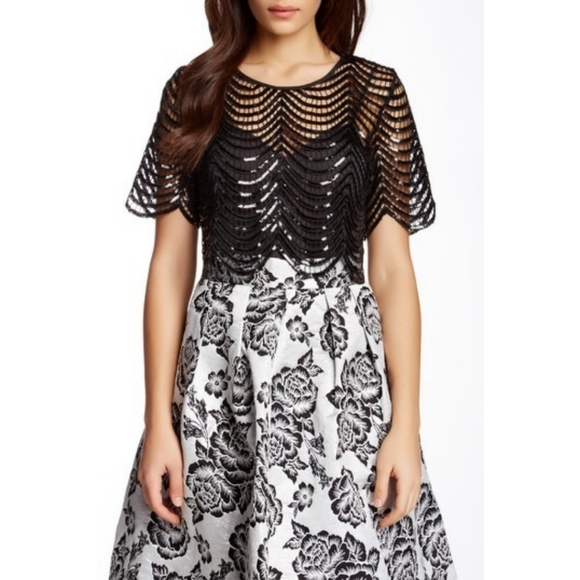 Gracia Tops - Gracia wave sequin crop top